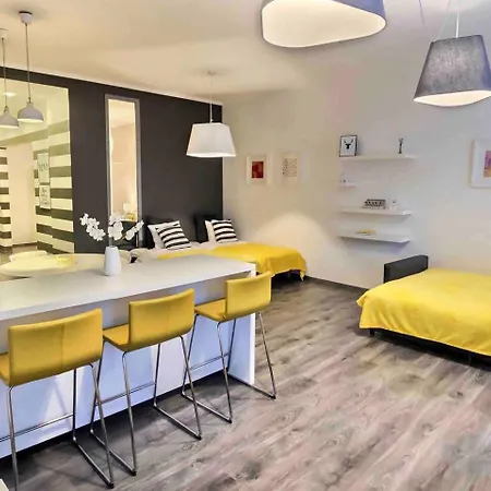 Sunny In Old Apartamento